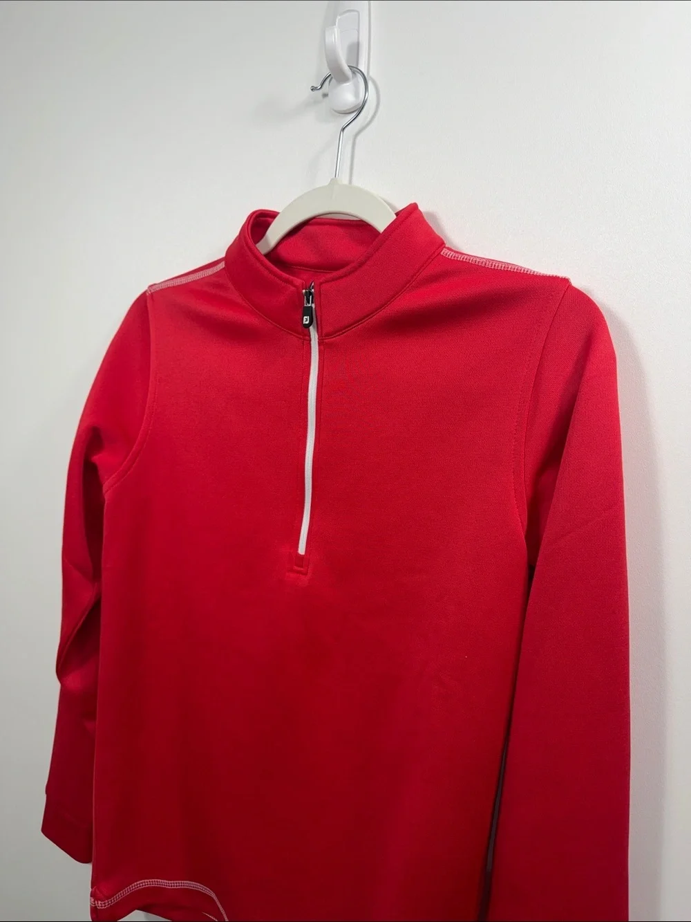 Footjoy Junior boys 1/4 zip red pullover size medium.NWT